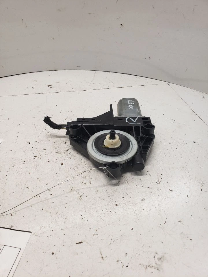 Passenger Right Power Window Motor Front Fits 14-18 VOLVO S60 1379887 - Image 2 of 4