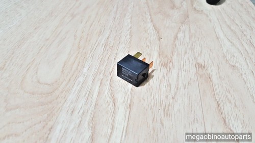 Mitsubishi mr588567 реле
