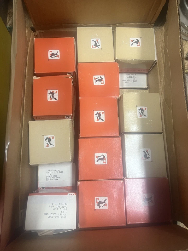 Новые из старых запасов E.F. Johnson 123-209-200 розетки для вакуумных ламп *ЦЕНА ЗА* кол-во: 30 в наличии - Изображение 2 из 4