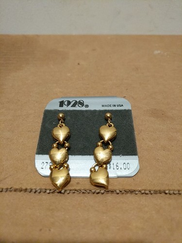 1928 Triple Heart Dangle Goldtone Earrings ๐ - Picture 1 of 4