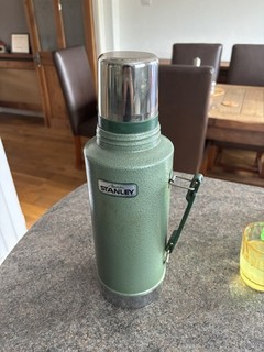 Stanley Classic Legendary Bottle vacuum insulated flask in Hammertone Green 1.9L