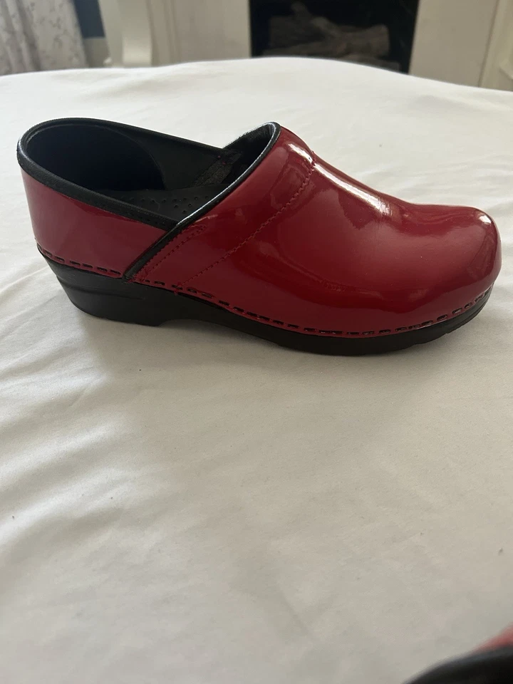 Zuecos profesionales Dansko XP 2.0 charol rojo talla 39 o 9 Foto 4 de 4