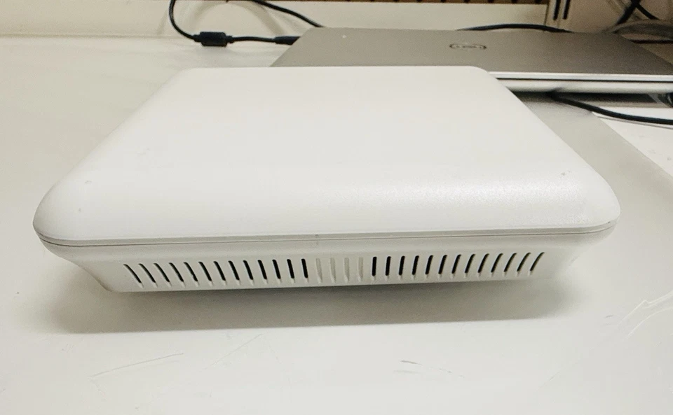 Luxul XAP1610 Apex Wave 2 AC3100 Dual-Band Access Point - Image 2 of 4