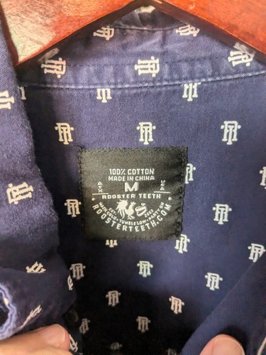 Medium Rooster Teeth Button Up Shirt - Picture 3 of 3