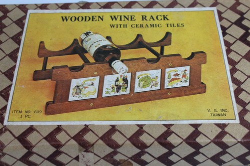 Porta vino da cucina vintage con piastrelle in ceramica V.G. Inc. Made in Taiwan n. 609 - Foto 2 di 4