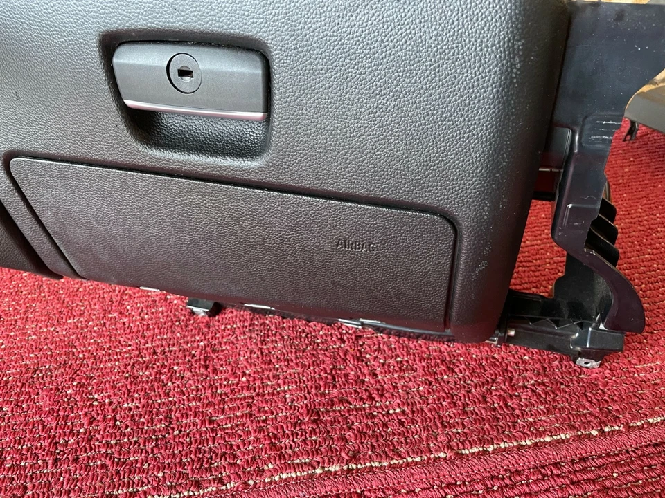 BMW E88 135IS CONVERTIBLE GUANTERA COMPARTIMENTO DE ALMACENAMIENTO NEGRO MONTAJE OEM 95K Foto 3 de 4