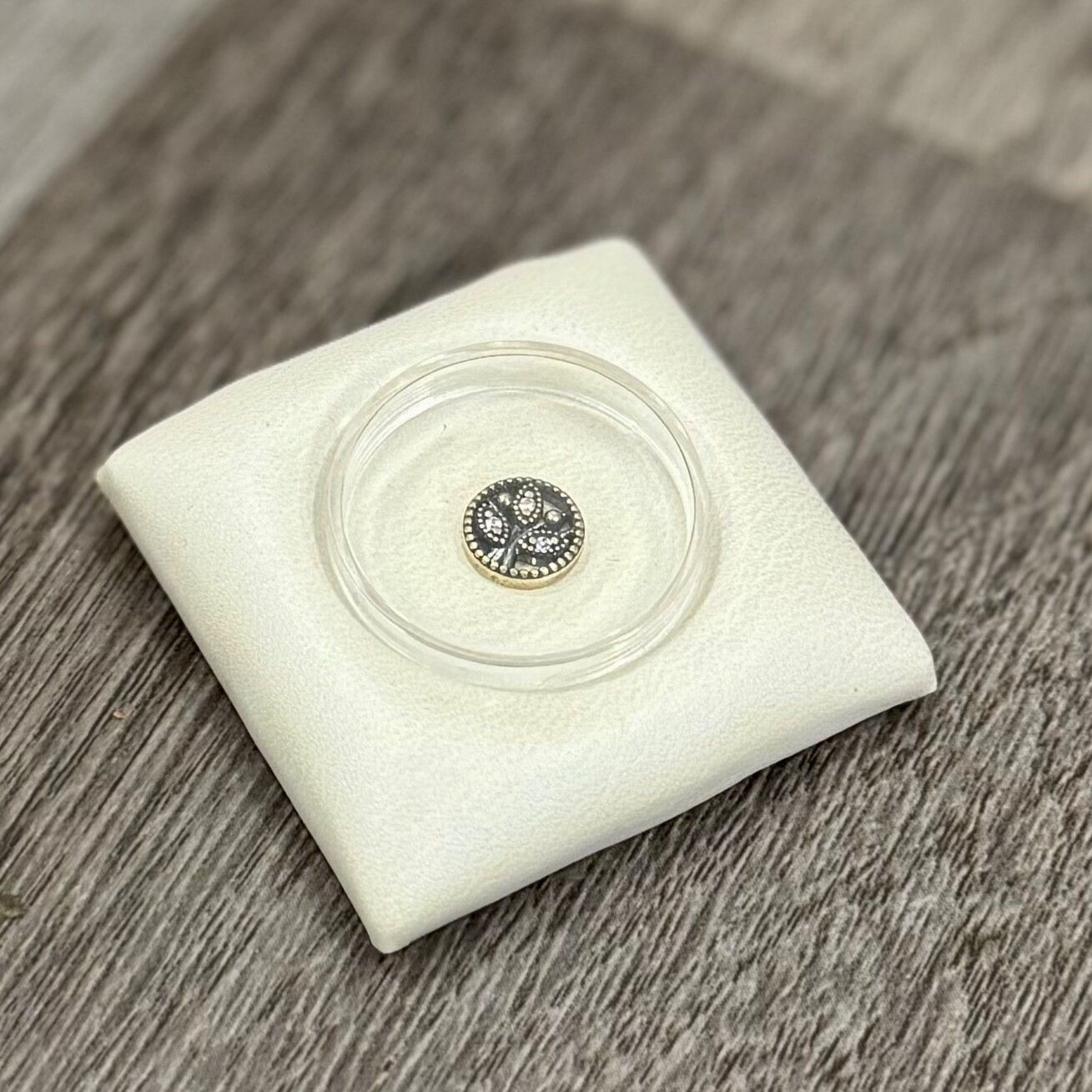 Genuine Pandora Family Heritage Petite Floating Locket Charm M277