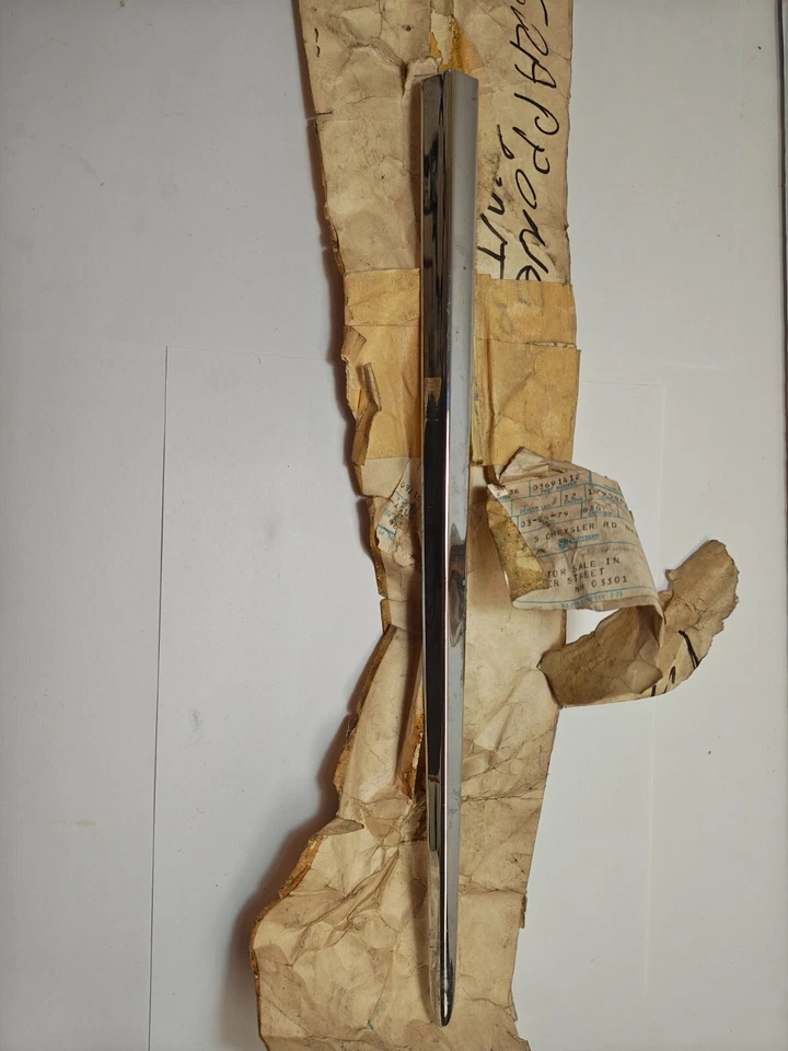 Plymouth Fury 1971 capó delantero cromado moldura cubierta 3691412 nuevo en stock Foto 4 de 4