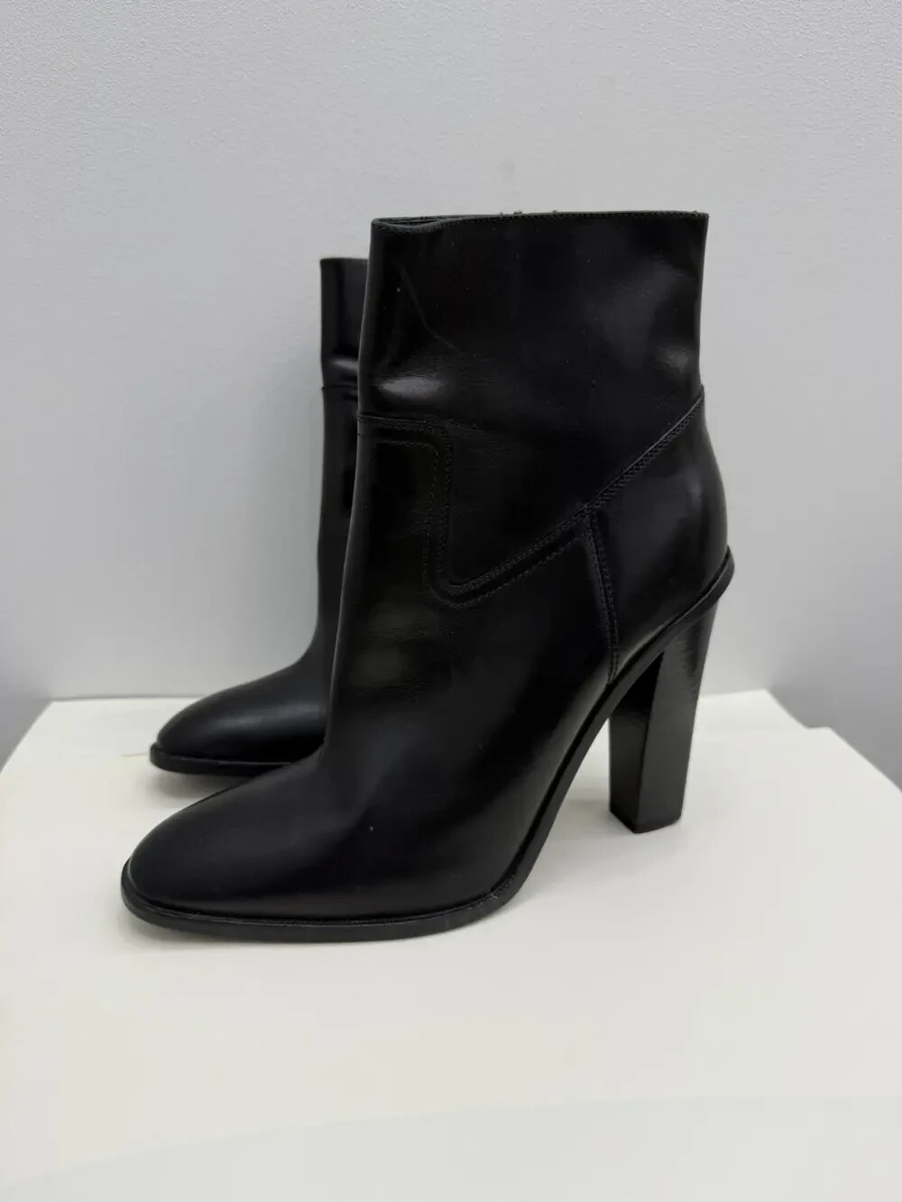 Saint Laurent Paris Leather Jodie Ankle Boots Size 40