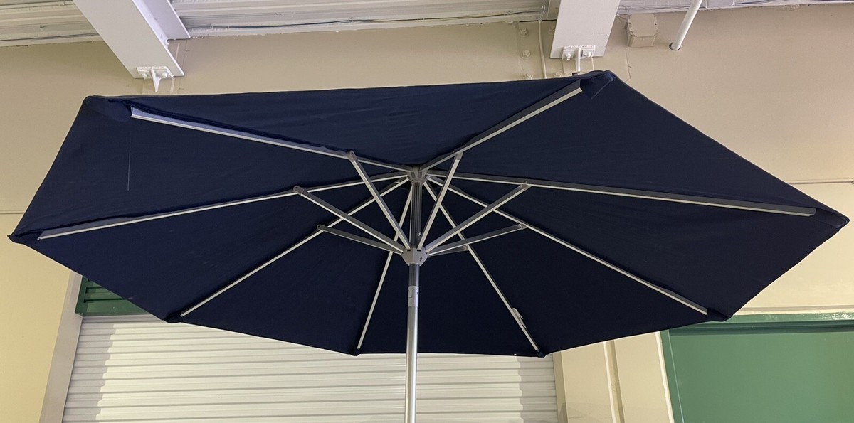 新品Sunvilla 10 'ラウンドソーラーLEDマーケットアンブレラグレー系 Sunvilla 10' Round Solar LED Market Umbrella – Venini Furniture