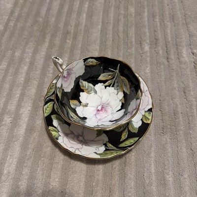 Vintage Paragon Fine Bone China Teacup & Saucer- Double Royal Warrant.