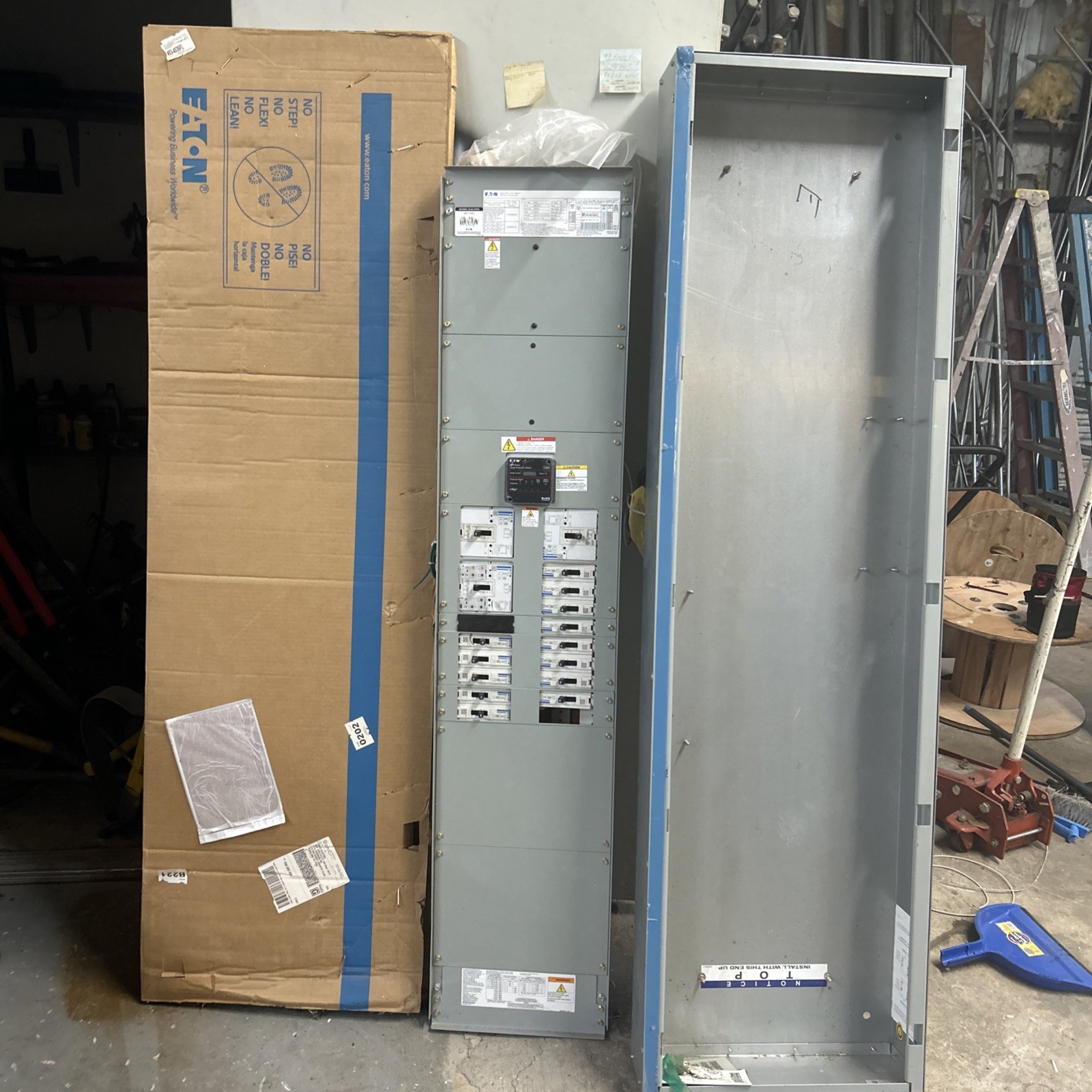 Eaton PRL3X Panel 480/277v 250 AMP 3 phase With Surge Protection