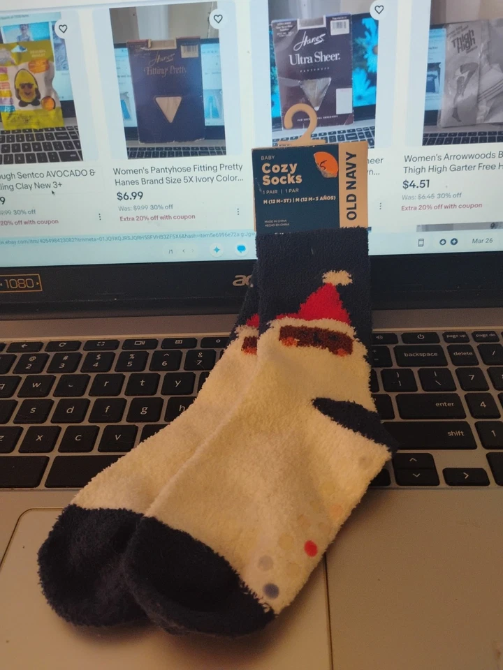 Meias de lã Old Navy unissex bebê 1 par aconchegantes macias aderentes Papai Noel escuro 12 meses-3T - Imagem 2 de 3