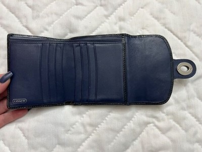 444 Vintage Coach Legacy Navy Patent Leather Trifold Turnlock