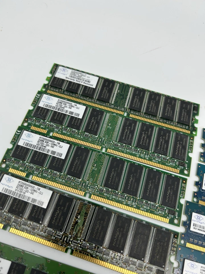 14 x Nanya 256MB & 512MB NT512T64U88A0F-5A 1Rx8 PC2-3200U-333-10-A1 RAM Memory - Image 2 of 4