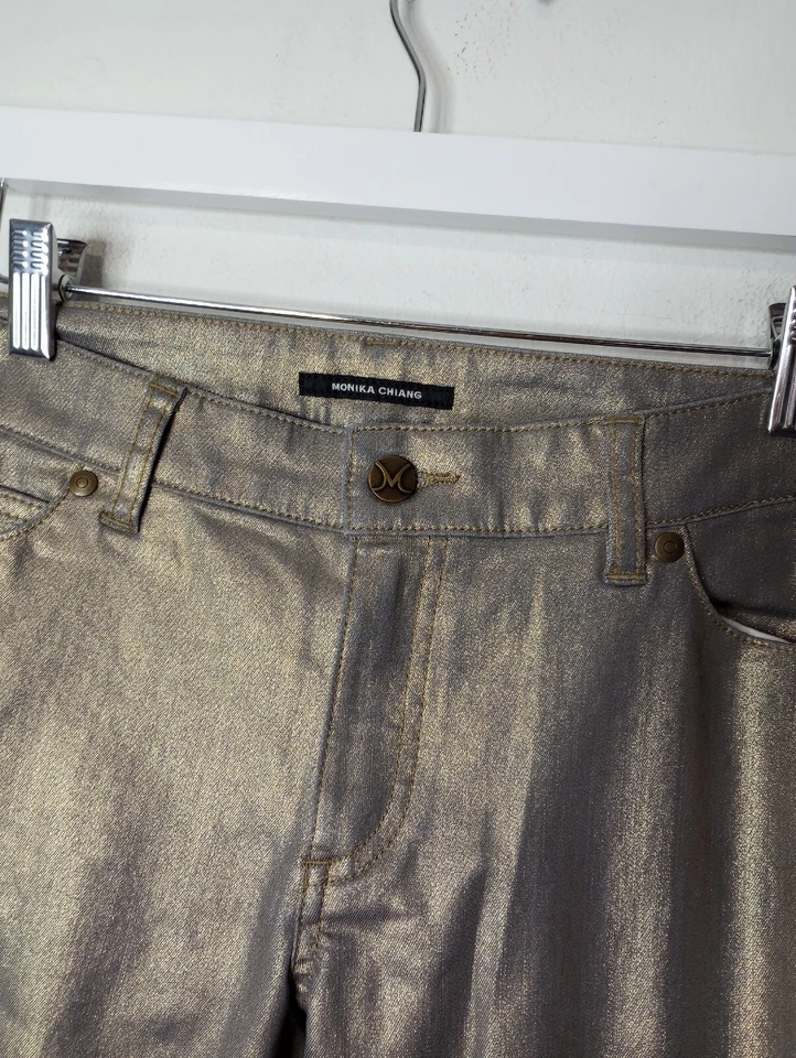 NUEVO Pantalones de mezclilla ajustados para mujer 29 Monika Chiang dorados metálicos $245 Foto 3 de 4