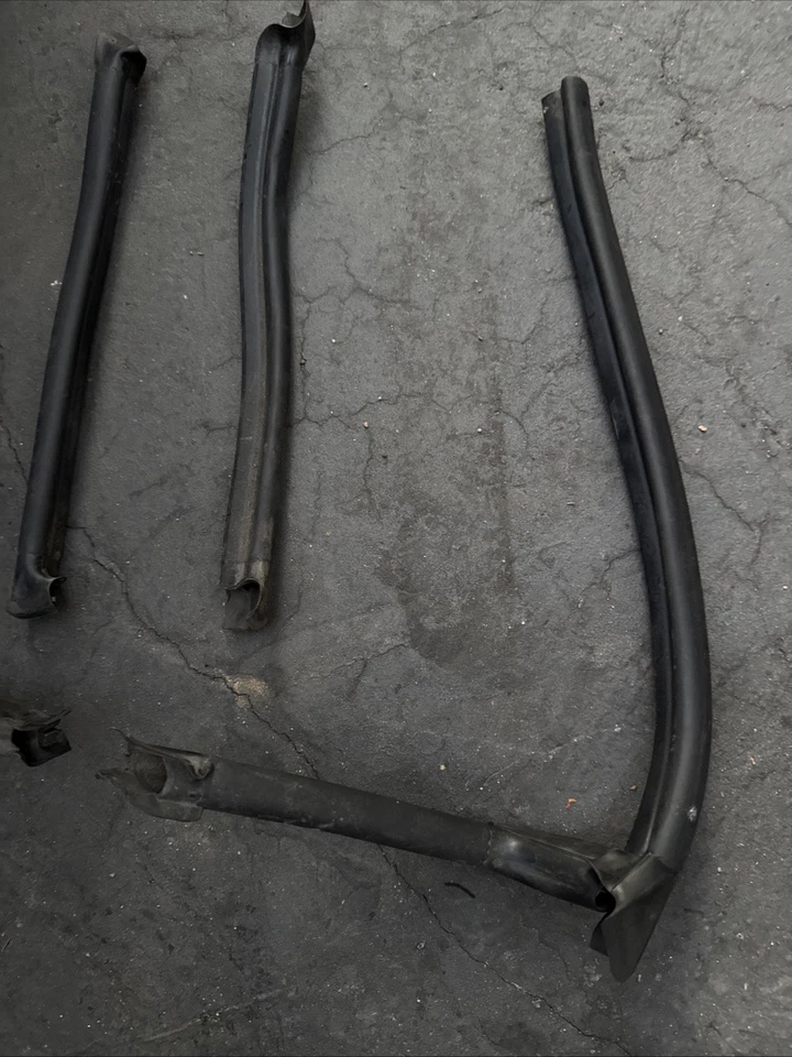 04-06 BMW 325ci 330ci E46 compartimento del motor capó resistente a la intemperie sello de goma OEM Foto 2 de 4