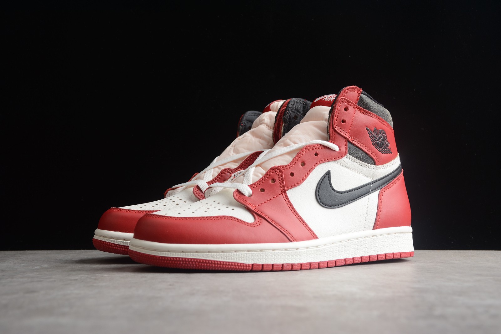Nike Air Jordan 1 Retro High OG «Lost & Found Chicago» – Friends & Family Special Packaging Edition