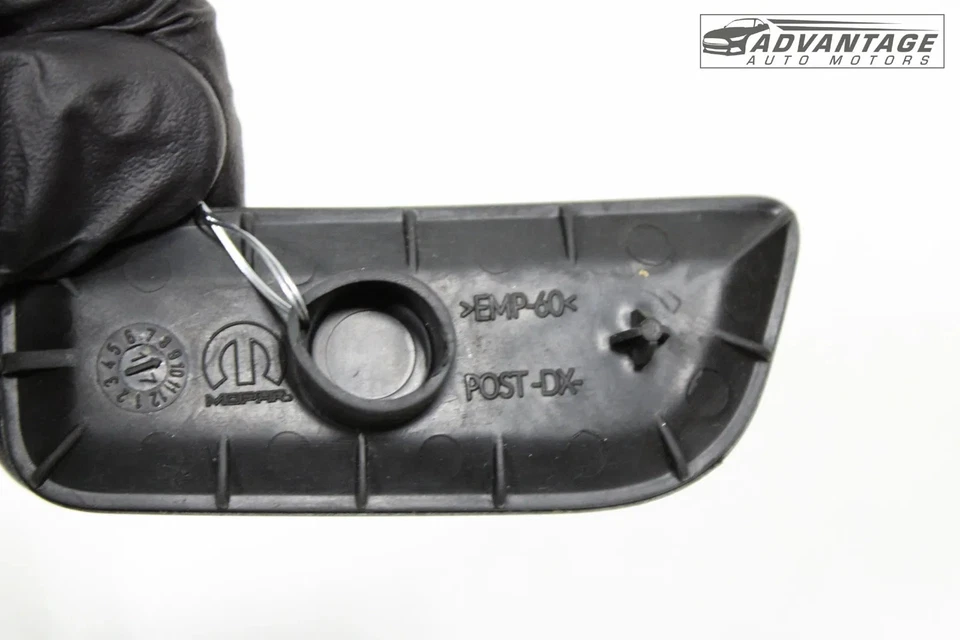 Jeep Renegade 2015-2022 puerta trasera derecha panel reposabrazos cubierta inserción alfombrilla OEM Foto 4 de 4