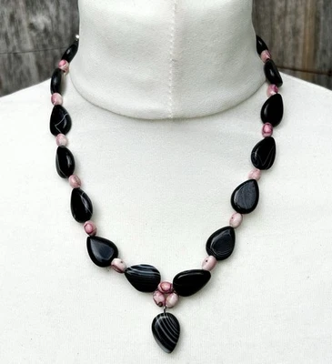 Black White Banded Agate Pink Gemstone Necklace Magnetic Clasp 25cm Beaded 508 - Image 1 of 2
