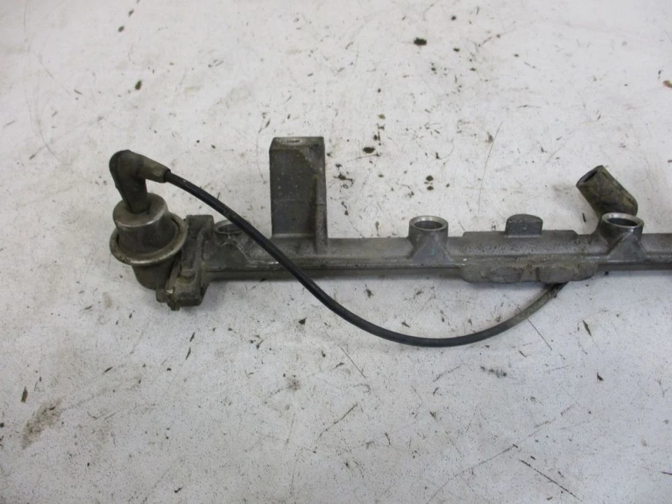 Tubo de inyección moldura se adapta a FORD MAVERICK II MK2 2.0 16V Foto 3 de 4