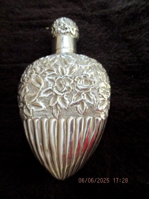 Старинная викторианская женская фляга из стерлингового серебра в форме сердца, декоративная около 1880-х годов - Изображение 3 из 4