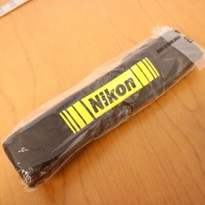 Genuine Nikon Camera Strap Black Yellow Brand New in Package