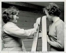 1963 Press Photo Bellevue Ski School students wax their skis before practice, WA
