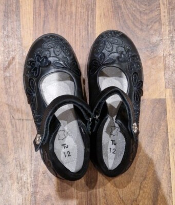 Sainsburys Tu Flower Detail Girl School Shoes Black Size 12