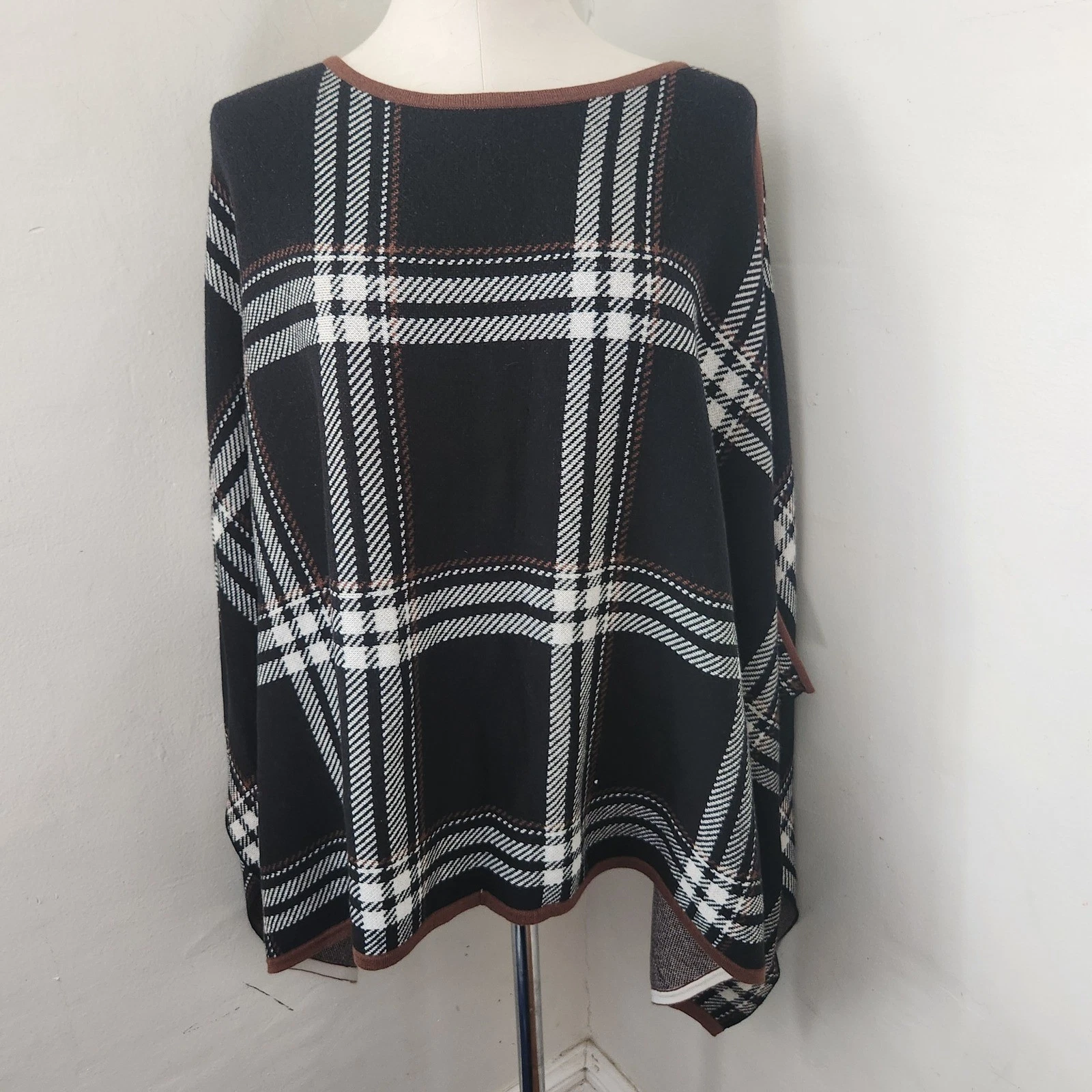 Ann Taylor Womens Black Plaid Knit Poncho One Size Brown Trim Cape Sweater