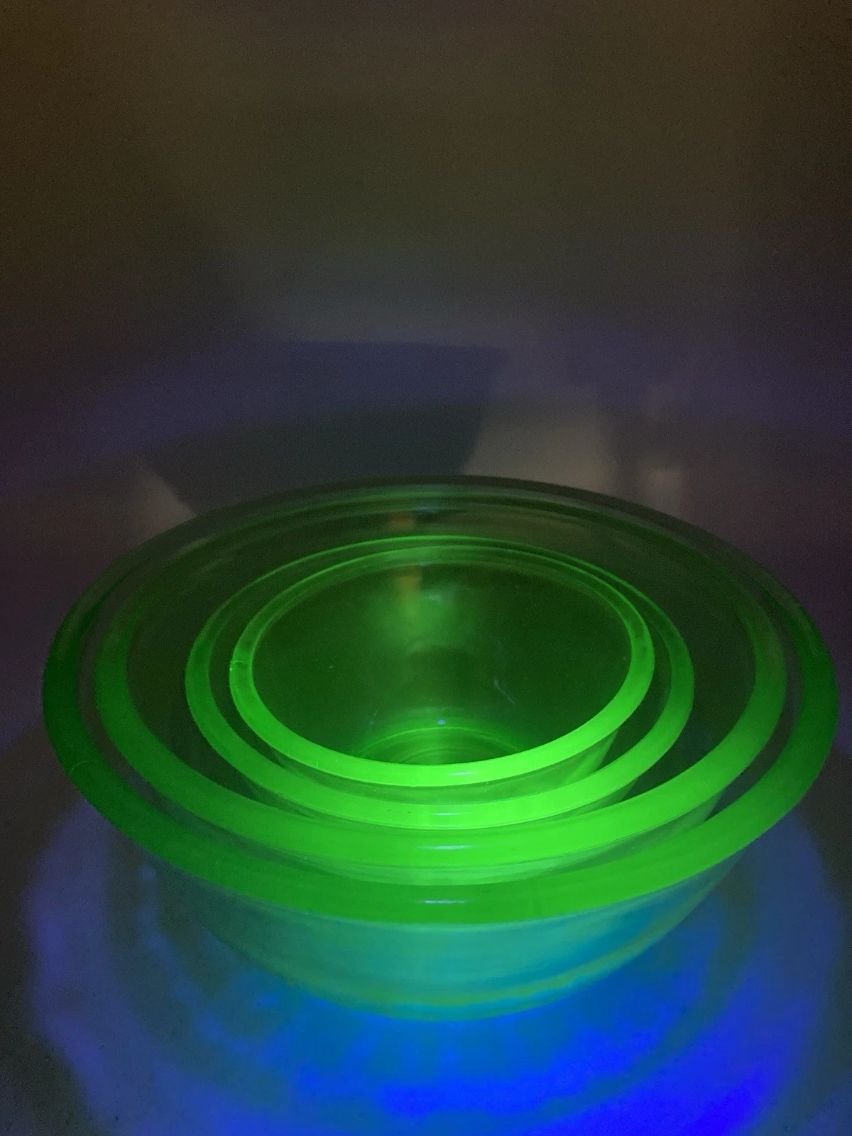 Vintage Uaranium Glass Nesting Mixing Bowls Set 4 Beautiful