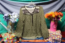 Jolt Womens Green Floral Print Shirt Top Size Medium basic classic casual Sale*