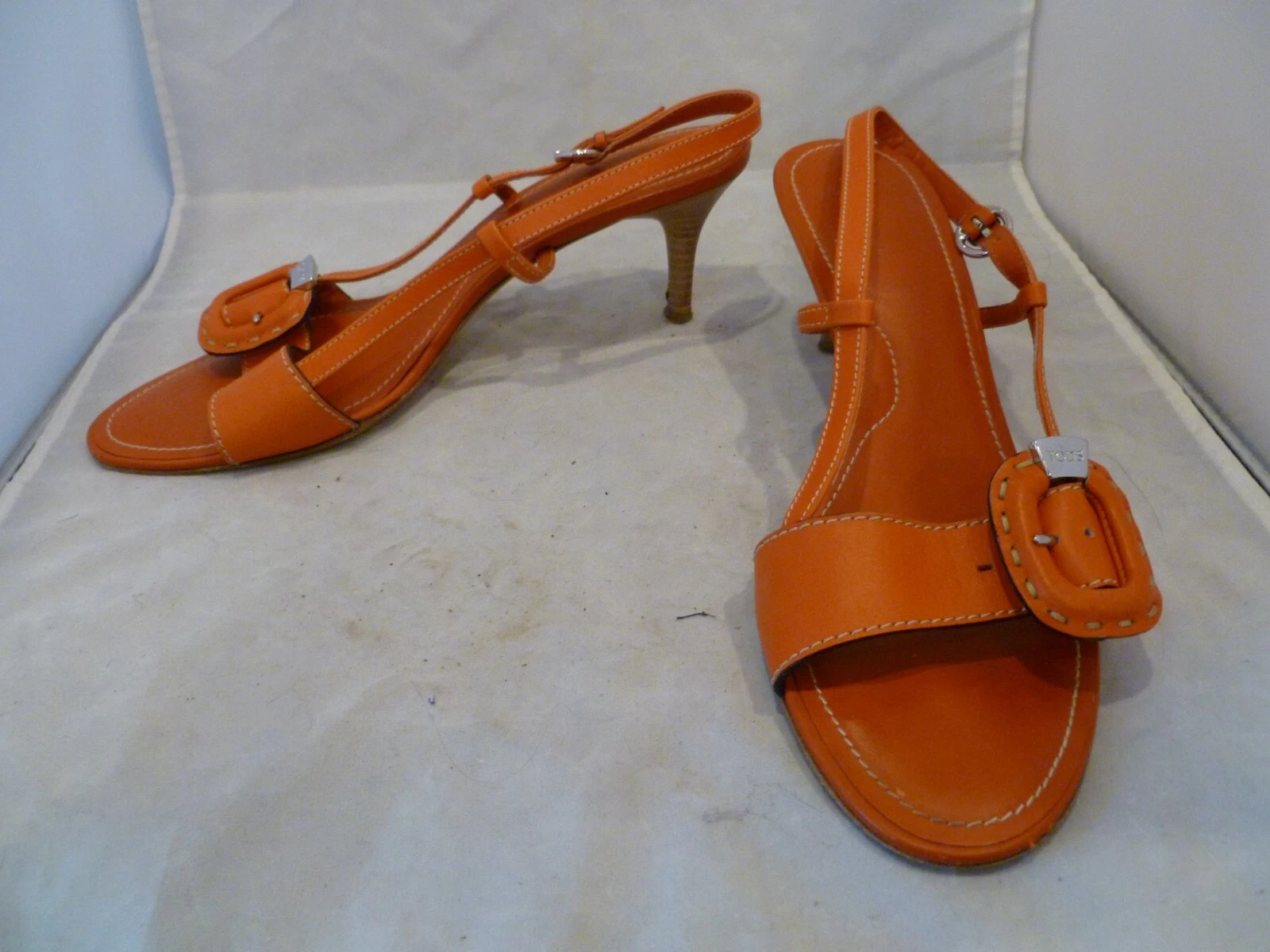 TOD’S Sandali con tacco impilato Tod's in pelle arancione con fibbia e fibbia