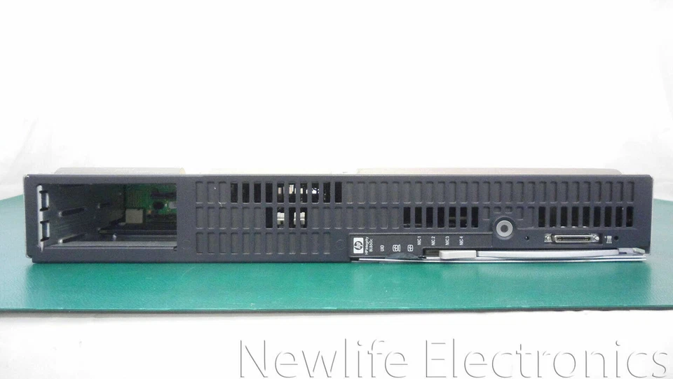 HP AD217-2001A Integrity BL860c Base Server (No CPU's, RAM, Drives) - Image 3 of 4