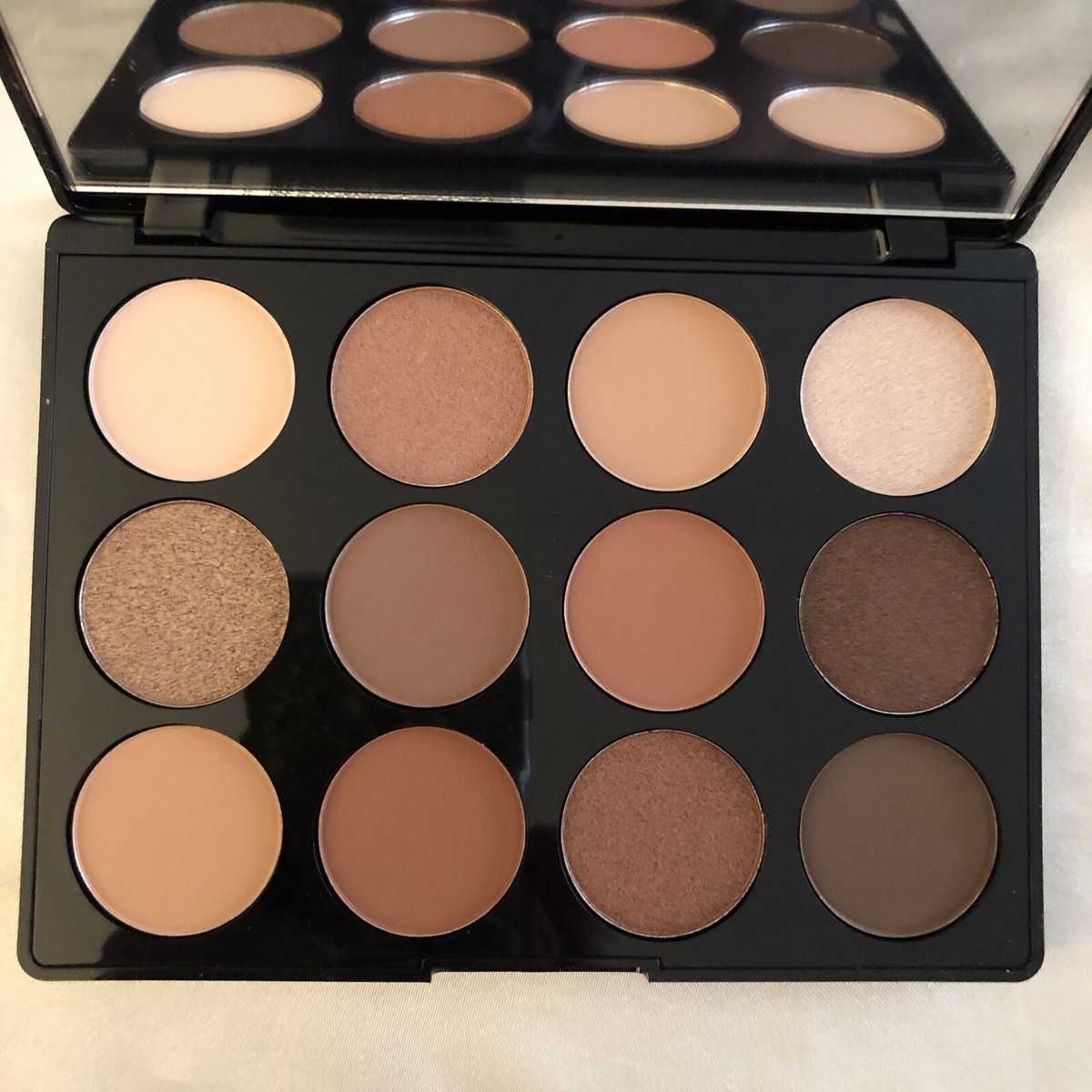 Laura Geller The Wearables Act Natural Multi-Finish 12 Pan
