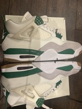 Jordan 4 Sb Pine green, Slightly Used, With Box, Willing To Negotiate