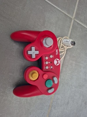 Nintendo Wii Mario Controller (HORI WIU-075) GameCube Style (Red/Blue) - Photo 1/4