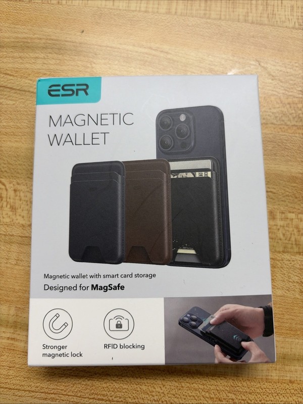 ESR MagSafe wallet - Highly rated Buy It For Life recommendation