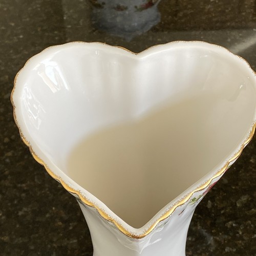 Gorgeous!Royal Albert OLD COUNTRY ROSES Vase 9.5” 22K Gold Hand Painted Trim - Picture 12 of 12