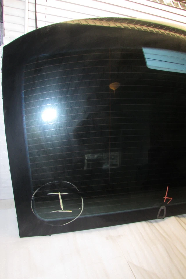 2006-2011 MERCEDES BENZ CLS500 CLS550 REAR WINDSHIELD WINDOW GLASS OEM - Image 2 of 4