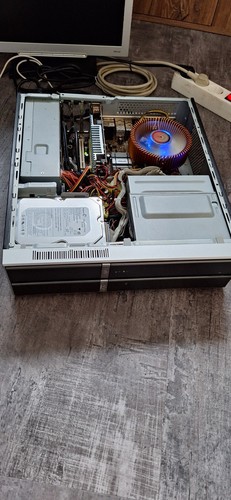 Asus PC Barebone Pundit P3 PH5X - Bild 2 von 9