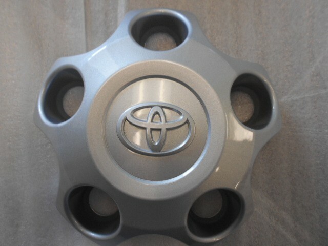 Parts & Accessories 2007-2014 TOYOTA TUNDRA Silver Steel Wheel Hub Cap