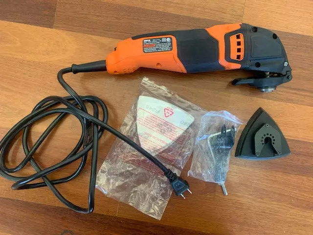 BLACK AND DECKER MULTI-TOOL BD200MT Never USED (No Retail Box)  w/Accsessories