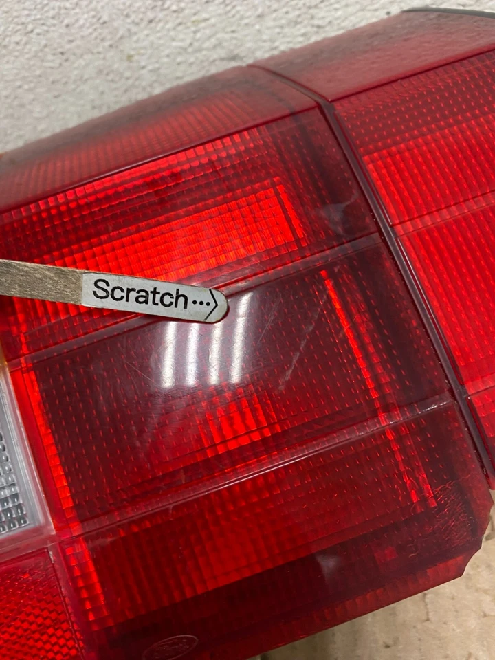 Luz trasera lateral izquierda Mercury Capri 1991-1993 L7252 DG Foto 4 de 4