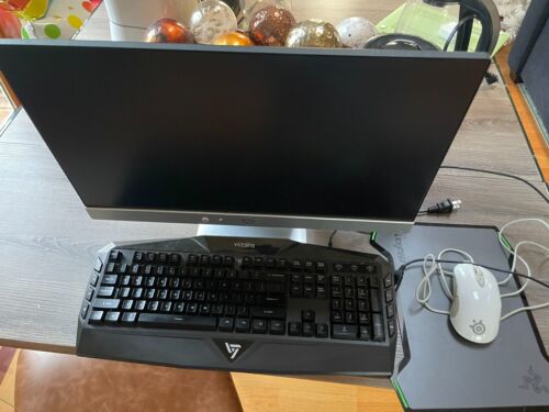 hp screen logitech  mouse vic keyboard and razer mouse - Picture 1 of 1