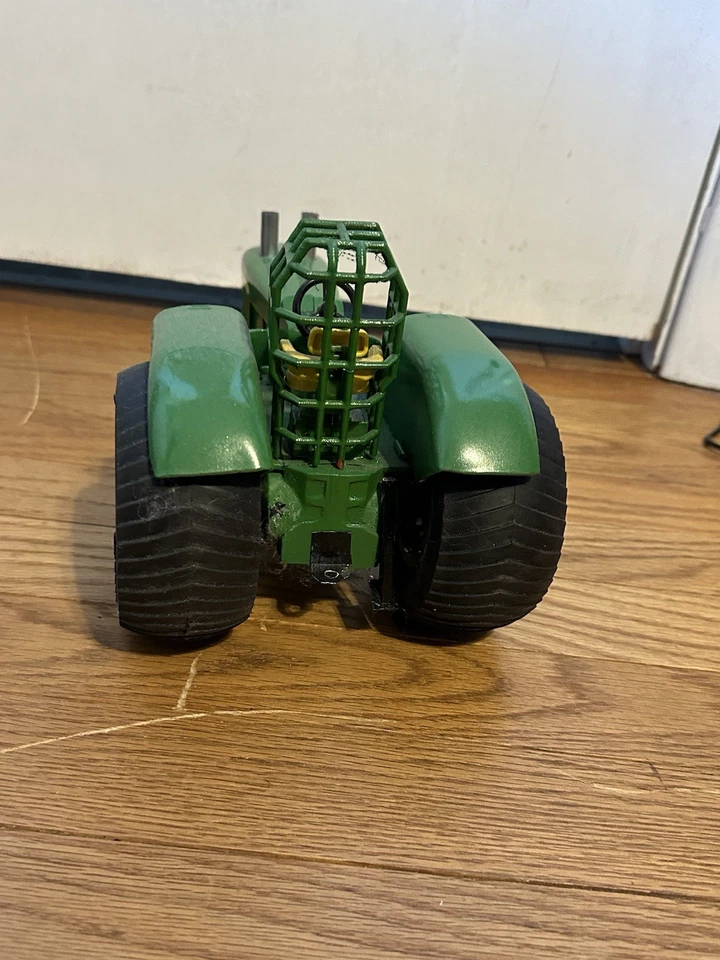 John Deere Custom Pulling Tractor  1/16 Scale - Image 4 of 4