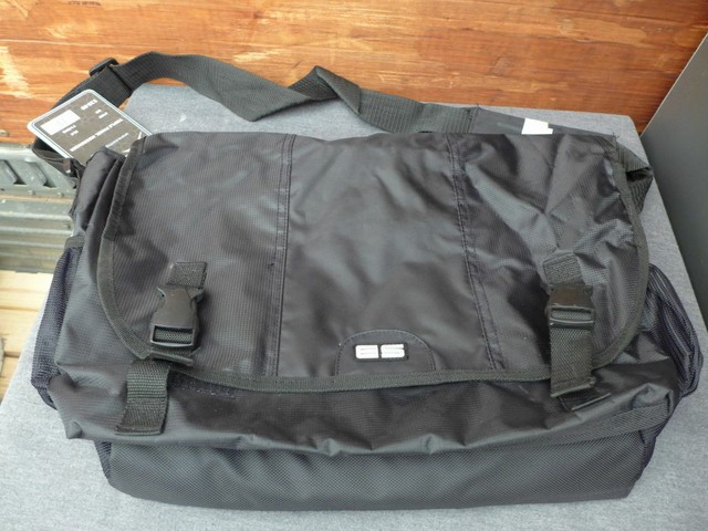 eastsport messenger bag