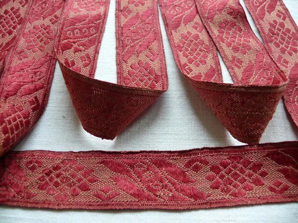 Ancien galon tissé lin et soie XIXème 3,40 x 3 cm linen and silk braid - Photo 2/4