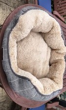 Tweed Pet Bed for Small/Medium Dogs or Cats (Excellent Condition)
