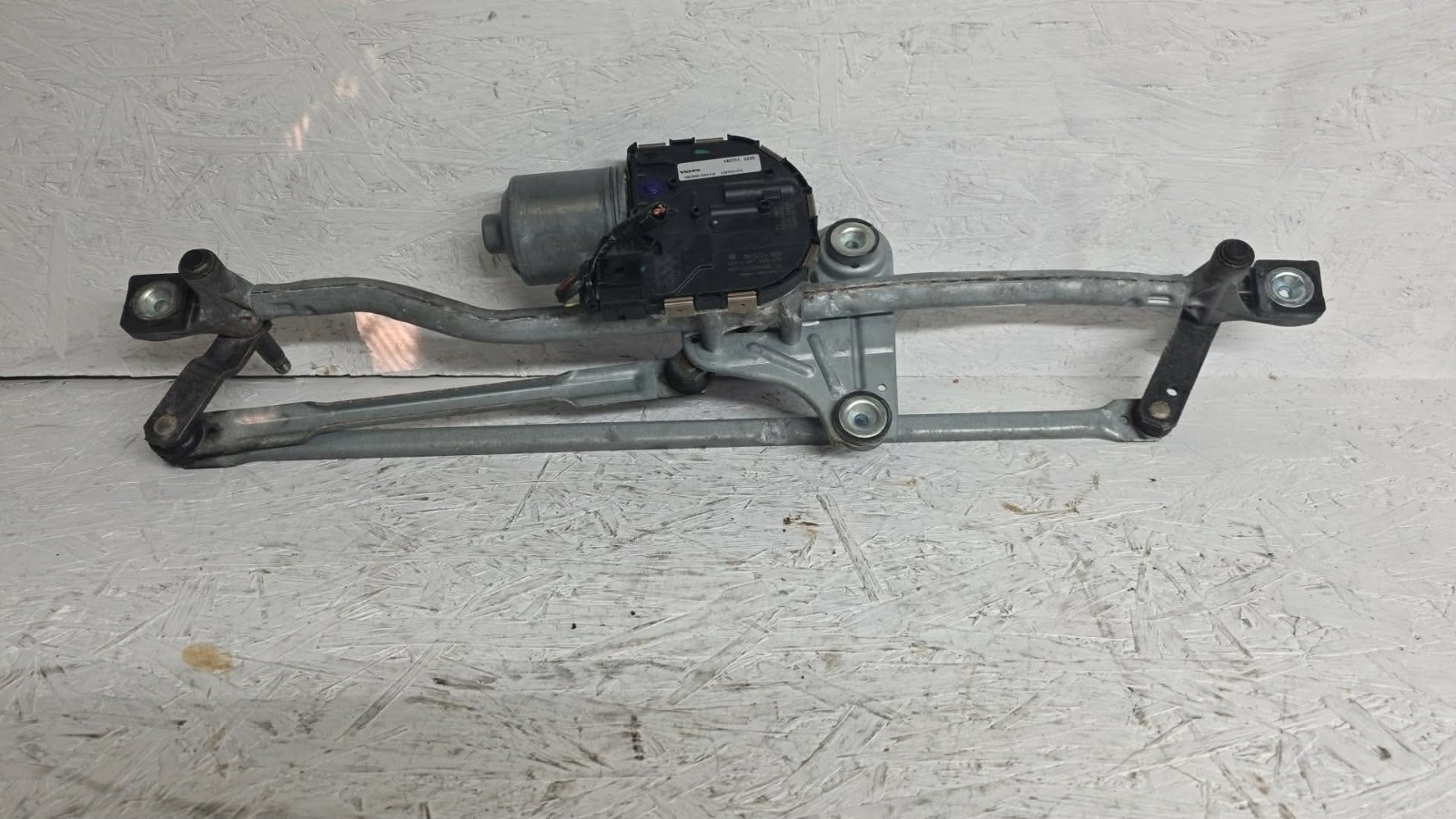 2011-2018 Volvo S60 Windshield Wiper Motor w/ Linkage Arms OEM 3397021173